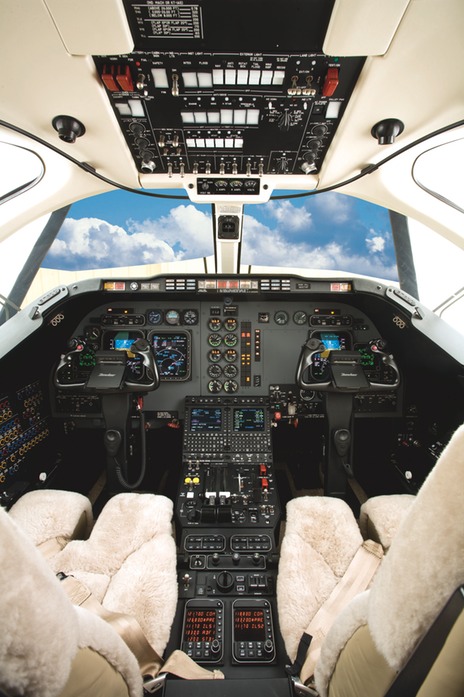 0447 Hawker_400XP_panel.jpg