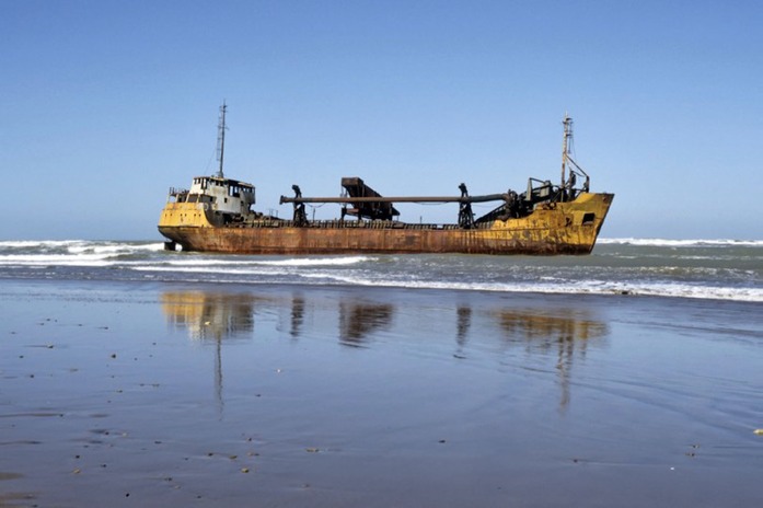 Dredge near Azemmour 2.jpg