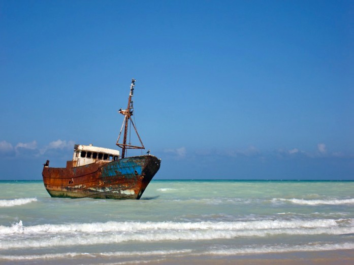 Fishing vessel near Aaiun 5.jpg