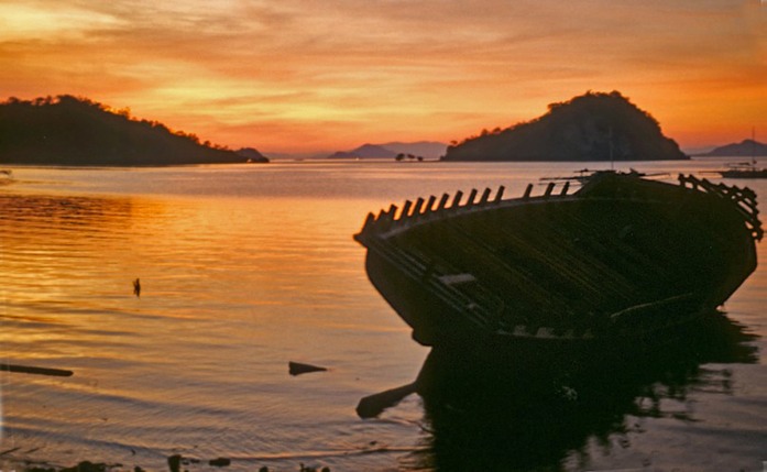 Unknown wooden vessel Floris.jpg